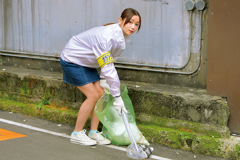 ボランティア活動中のピュア女子をナンパ！早漏童貞君の暴発改善を手伝ううちに優しく生中出し筆おろし