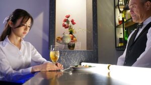 夫の浮気に傷ついた人妻が深夜のバーで店長に縋りつく、後戻りできない密会不倫の記録