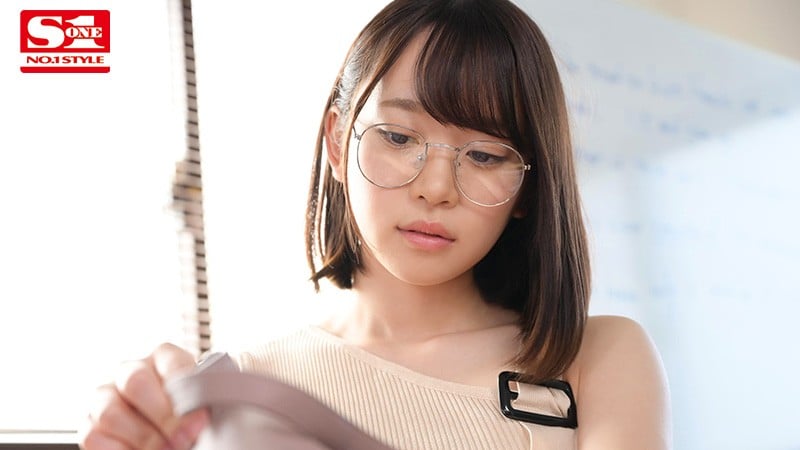 壊れた眼鏡が生んだ人違い、親友の恋人への片思いが動く瞬間