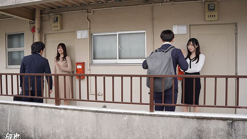 隣り合う二つの客室を隔てるドア一枚、二組の夫婦が入れ替わるコネクティングルーム