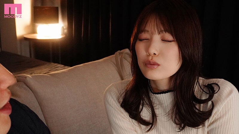 終電逃して僕の部屋にお泊り 飲み足りない澪先輩と飲み会ゲームで盛り上がって… 石川澪